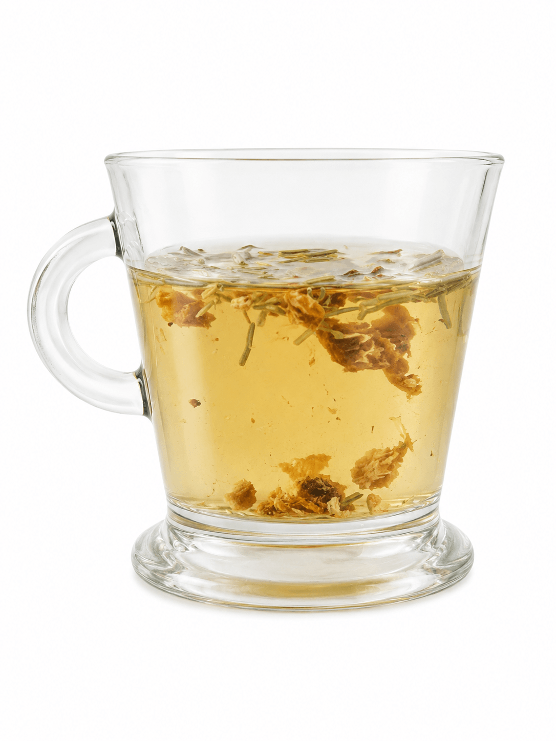 Infusion sans théine romarin gingembre orange douce dans une tasse en verre sur fond blanc.